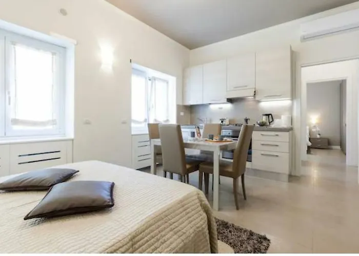 Maison Romana Daire Roma